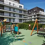 Golden Tulip, Parking