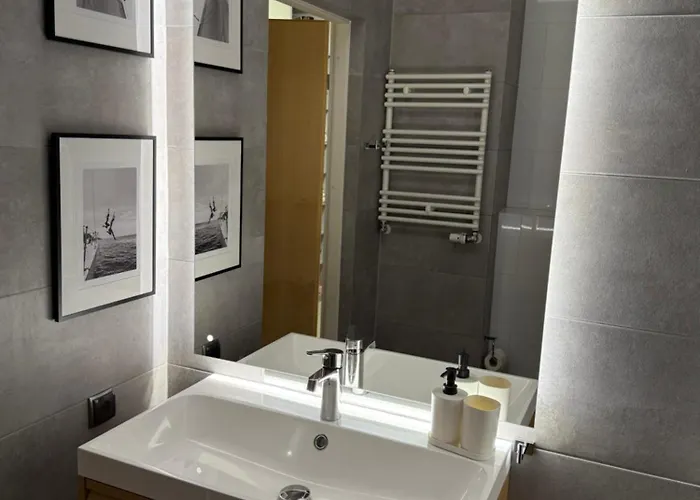 Golden Tulip Apartment *